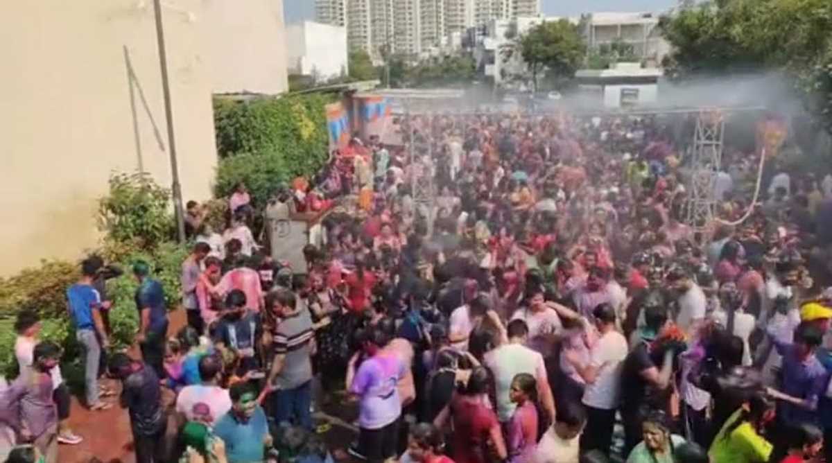 सेक्टर व सोसाइटी में धूमधाम से मनाया गया होली का त्योहार